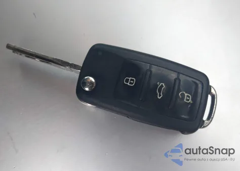 2010 Volkswagen Jetta Limited Edition z USA, uszkodzony, nr VIN 3VWRZ7AJ0AM125217